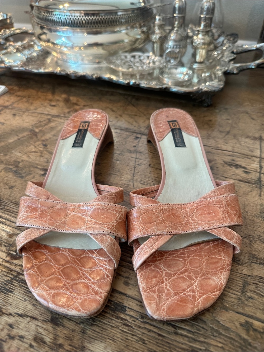Giorgio’s of Palm Beach  Peach Crocodile  Slide Mules